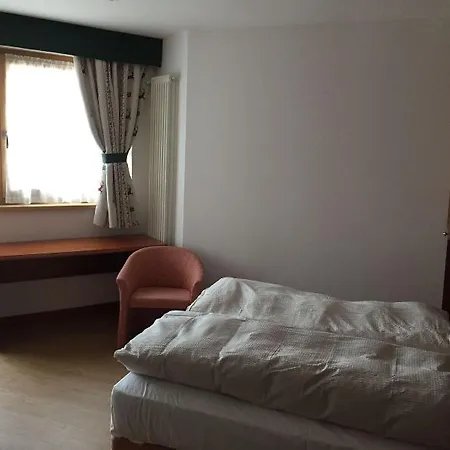 Hotel Moena 호텔