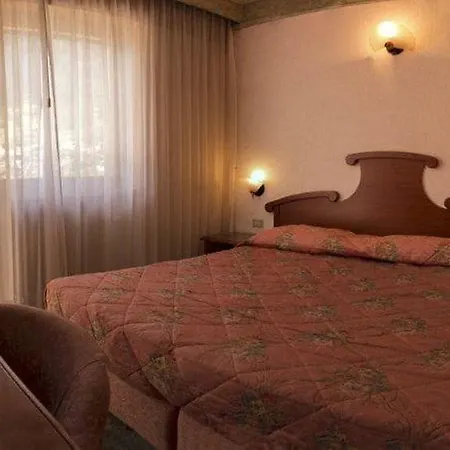 Hotel Moena 호텔