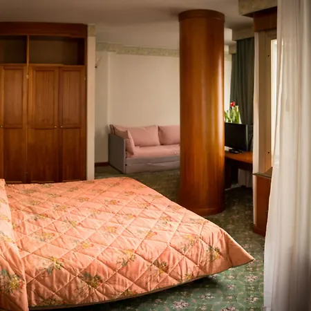 Hotel Moena 호텔 3*
